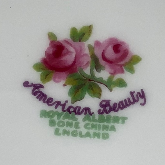 Royal Albert American Beauty 12 3/4  x 10 Inch Oval Pink Flowers Platter - EUC! - Picture 4 of 4